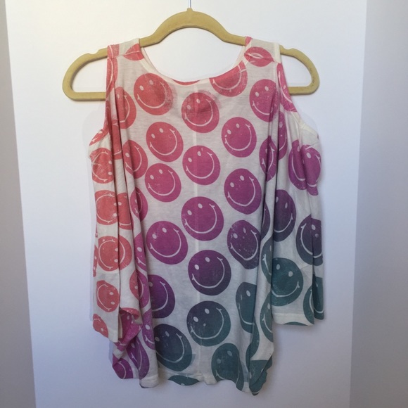 Cold shoulder, ombré smiley face top - Picture 4 of 5
